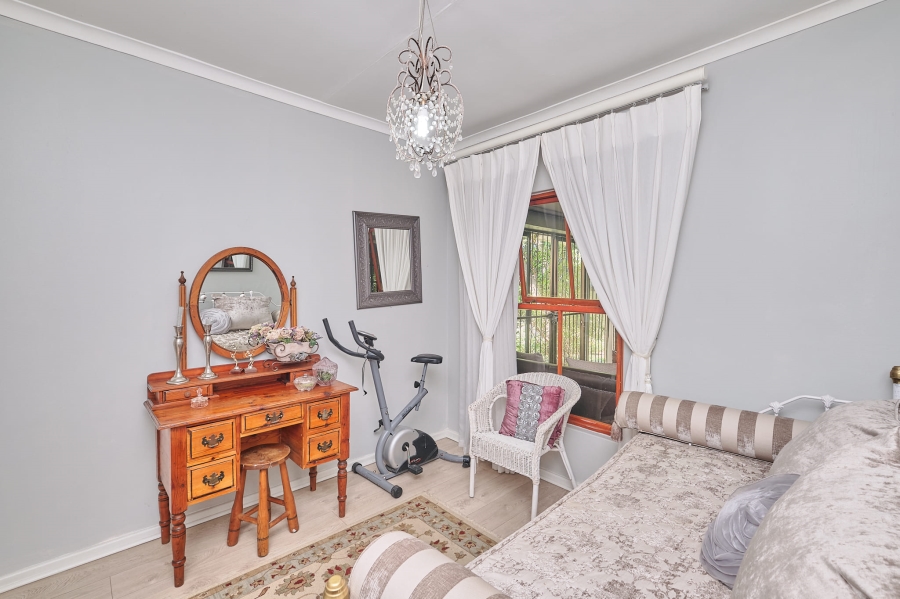 3 Bedroom Property for Sale in Uitzicht Western Cape